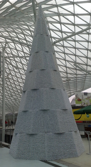 design Christmas tree rental in Milan Italy